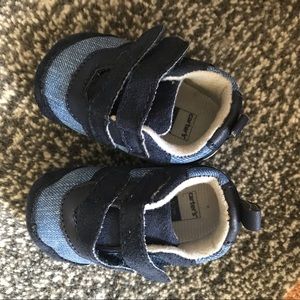 Carter’s baby shoes 0-3 months. Like new.